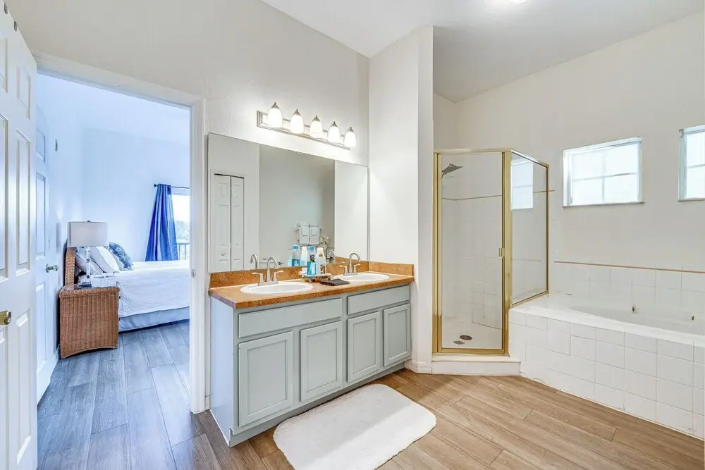 Bahama Bay Condo: 7 Mi to Disney!