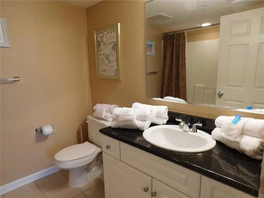 Yacht Club Villas #2-1005 3 Bedrooms 3 Bathrooms Condo