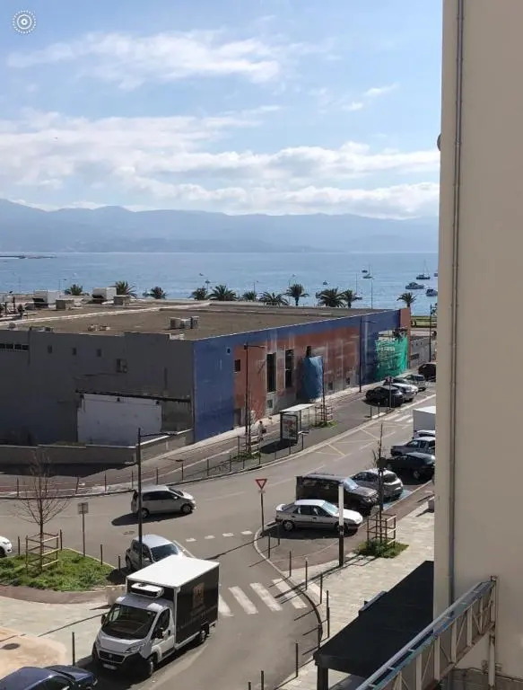 Appartement t4 spacieux 100m2 climatisé