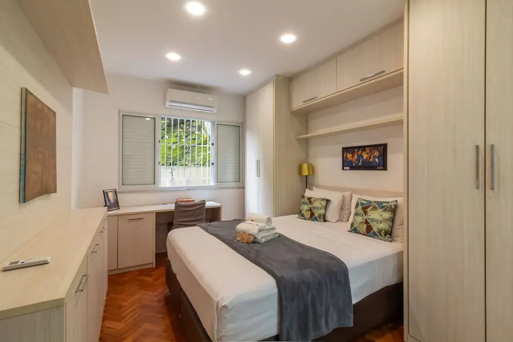 10-min Walk to Copacabana Beach Stc302