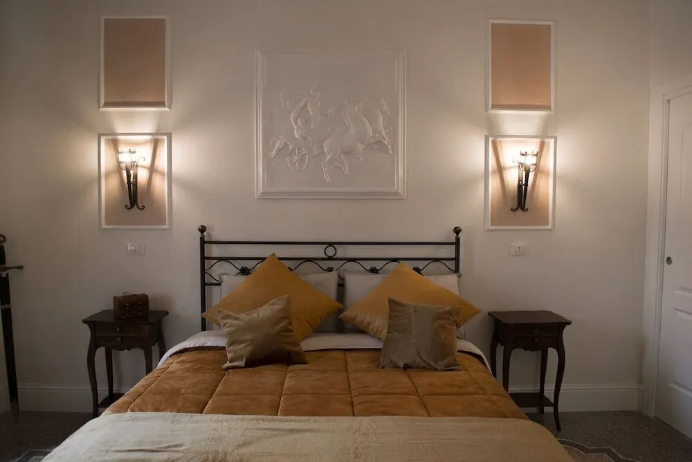 Capital Rooms