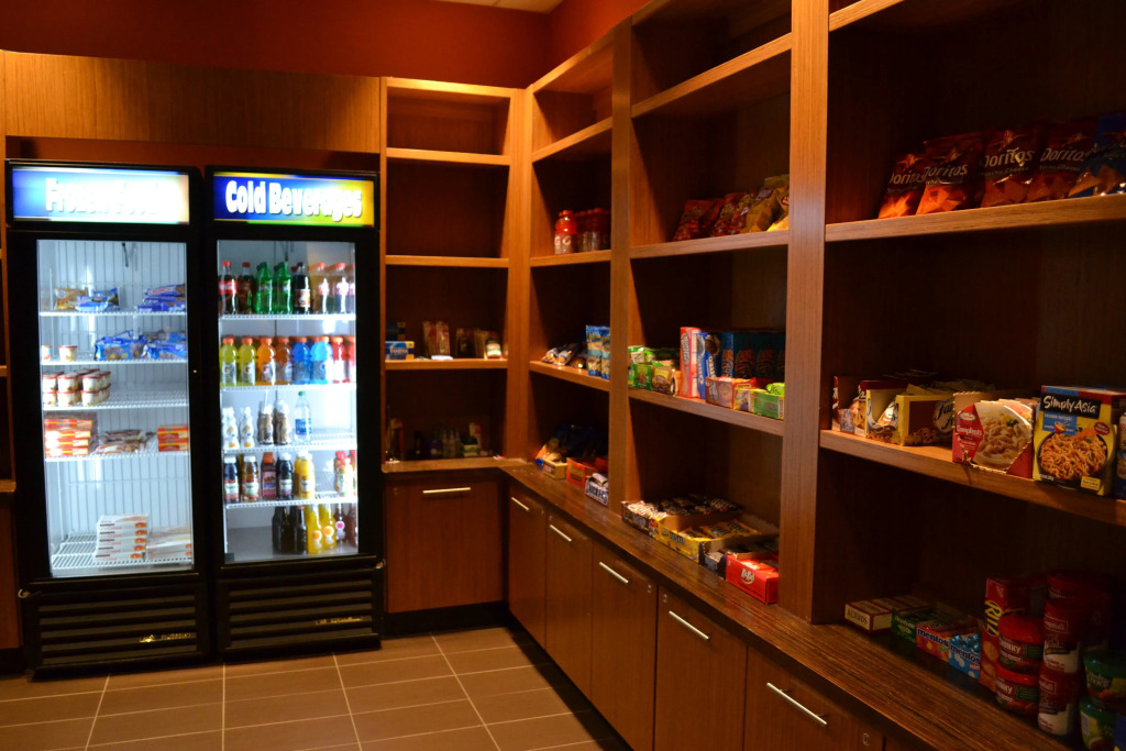Holiday Inn and Suites Charleston West by IHG