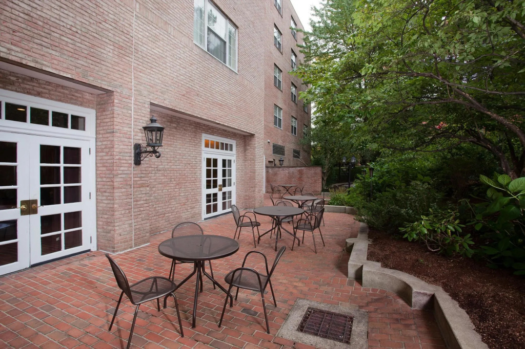 Hampton Inn & Suites Stamford