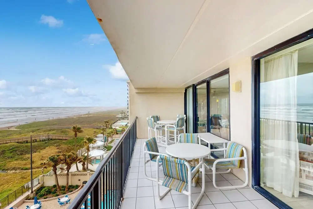 Resort 2BR Condo w/ Gulf-front Balcony & Hot Tub