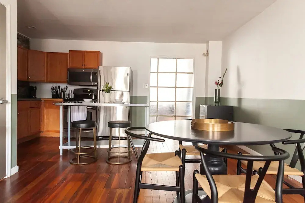 Domio Rittenhouse Square Charming 3BR Duplex + Deck