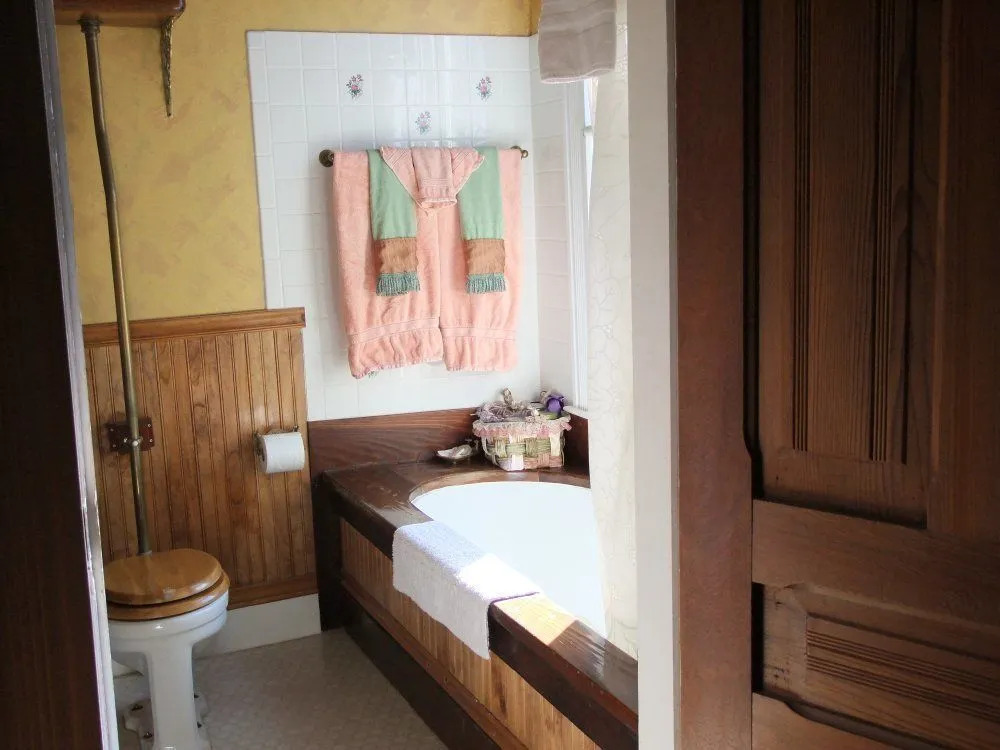 Robin's Nest Inn
