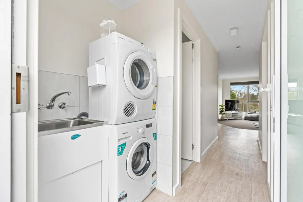 Stylish and Spacious Launceston Villa plus Free Wifi