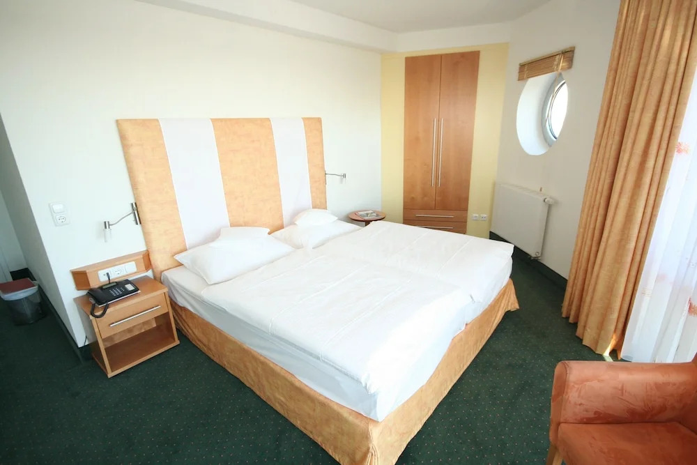 Hotel Benserhof Garni am Hafen