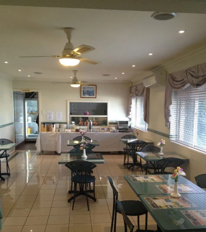 Crest Motor Inn