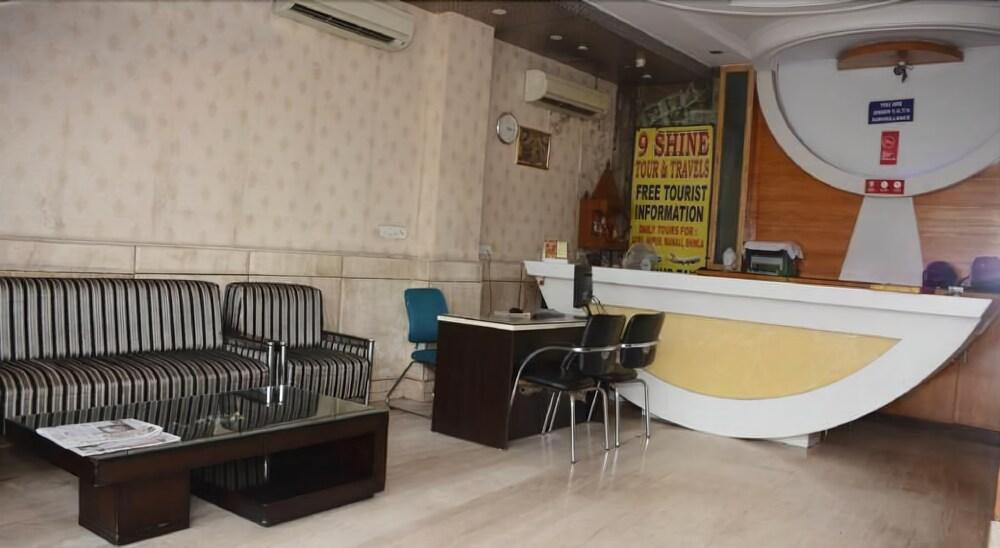 OYO 6408 Hotel Delhi Heart