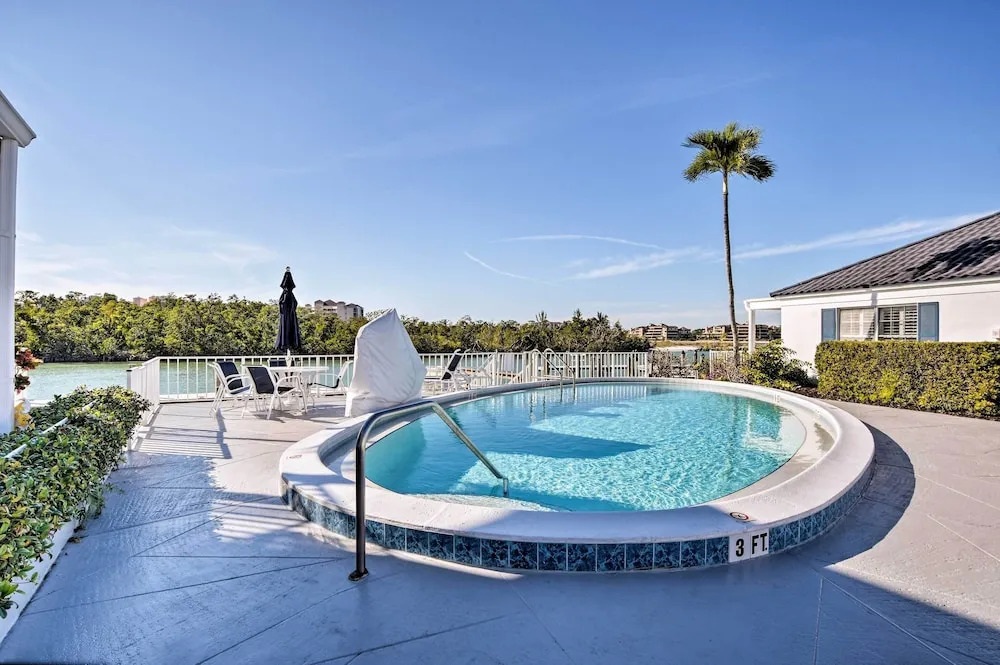 Waterfront Marco Island Retreat w/ Shared Docks