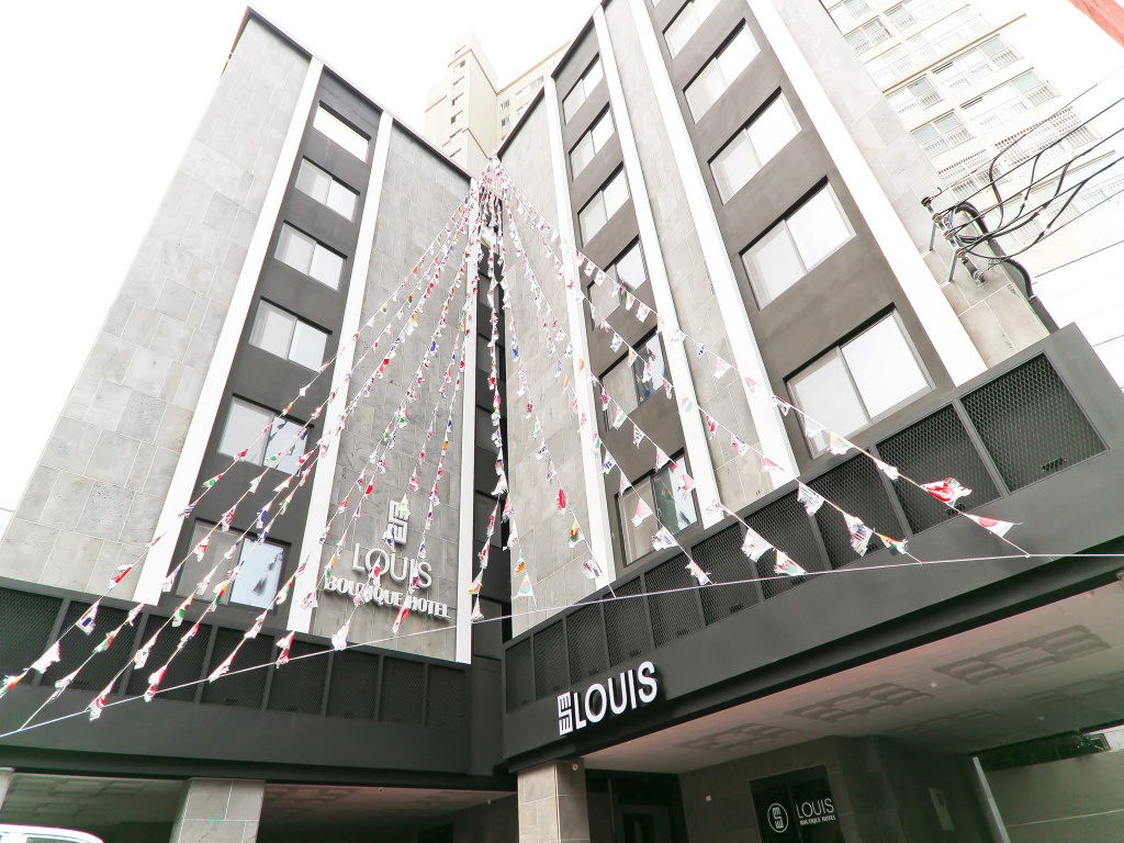 Louis Hotel