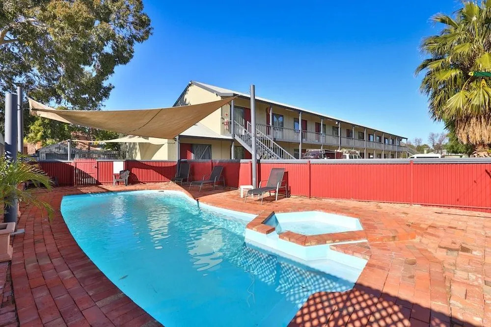 Wentworth Central Motor Inn