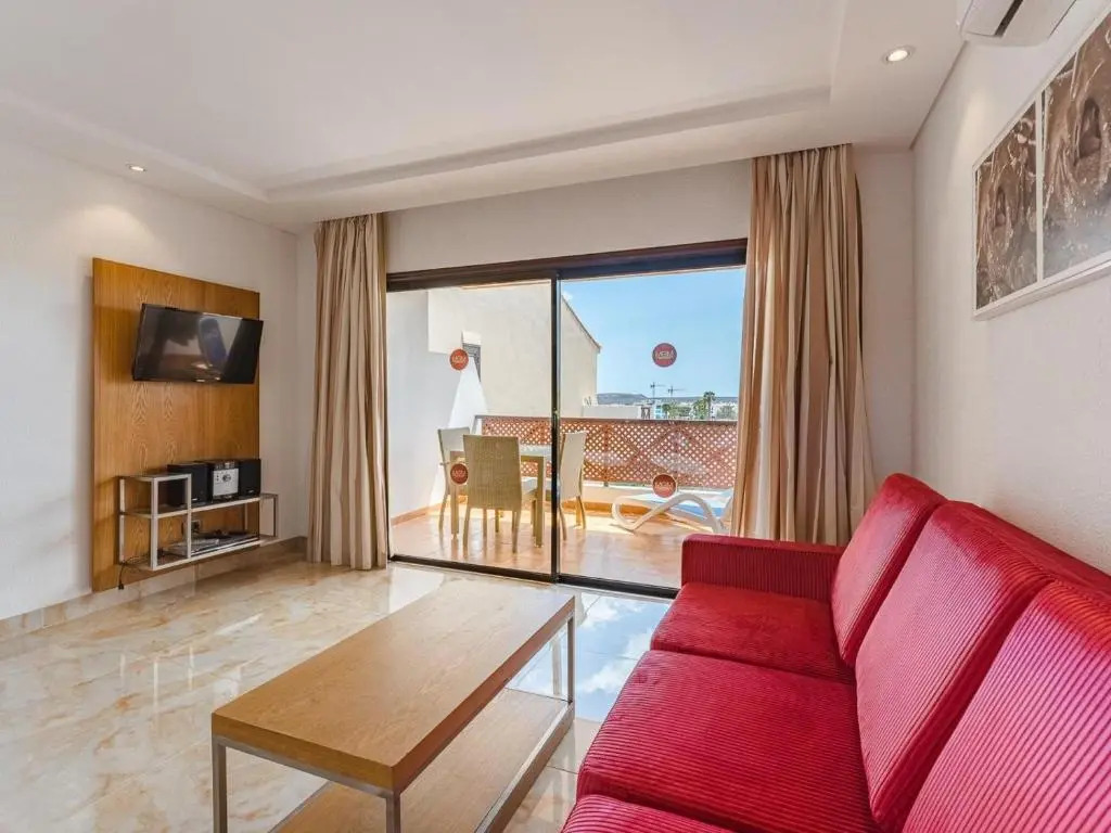 349 ROYAL PARK ALBATROS POOL, TERRACE and AC