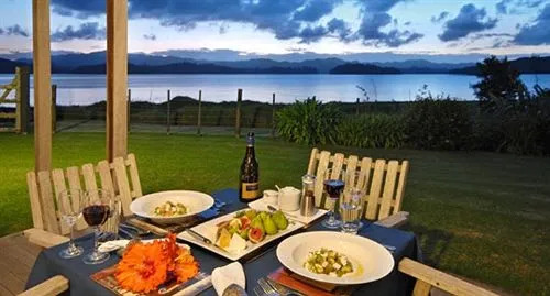 Pawhaoa Bay Villas