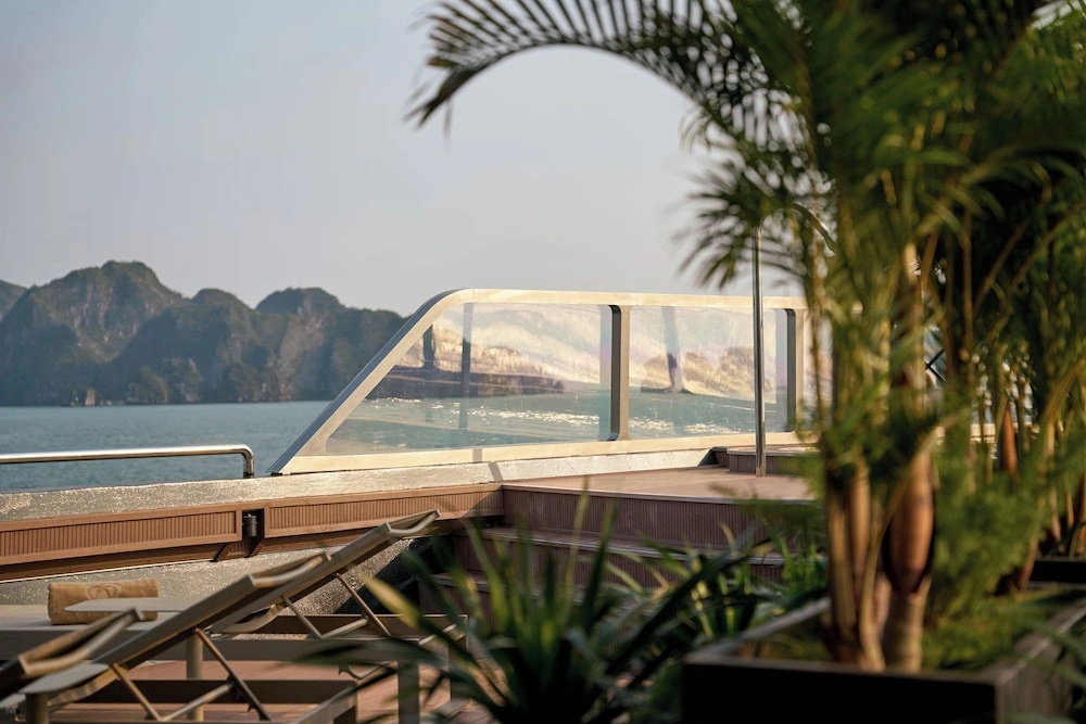 Calista Halong Bay Cruise