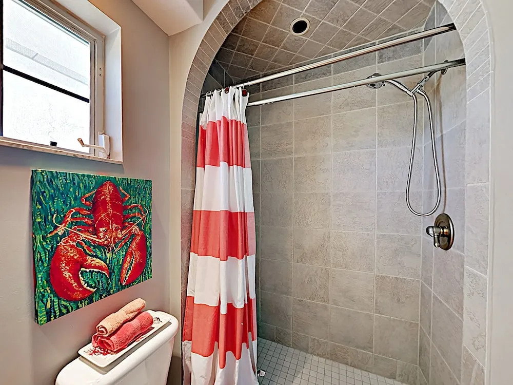 584 Marathon - 3 Br Home