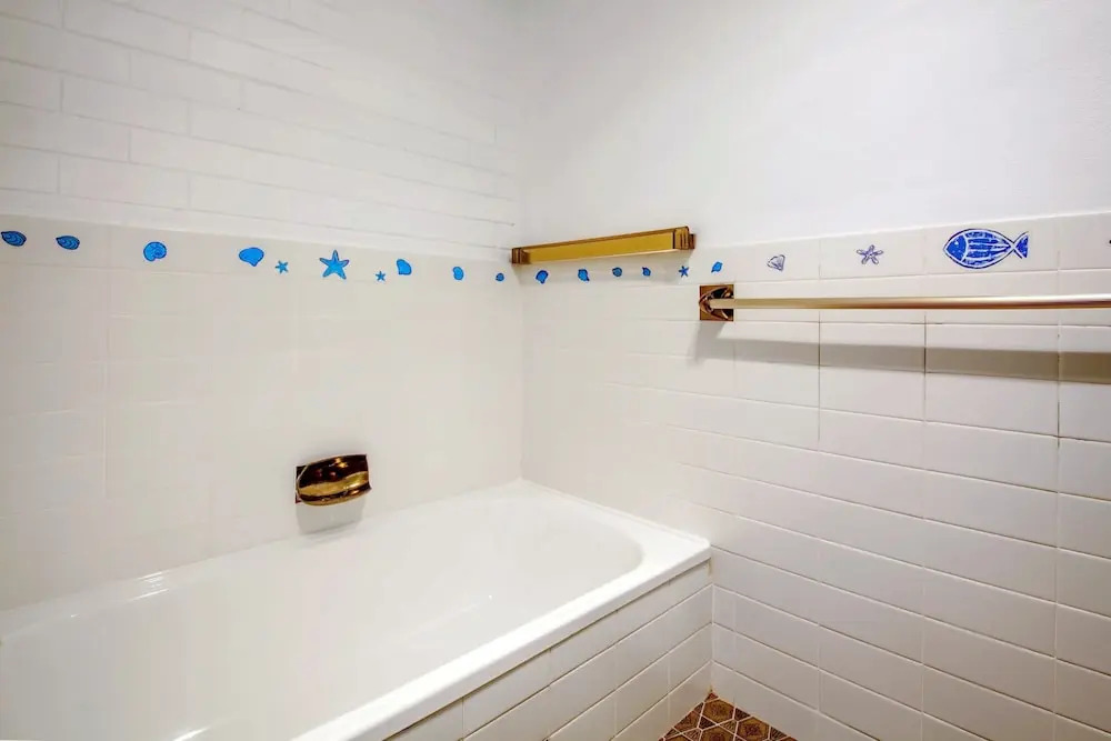 Villa Ellisa, Unit 1/10 Columbia Close