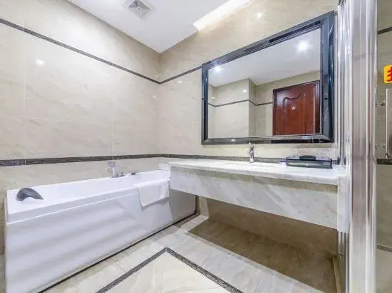Yangjiang Yintai Hotel (Baili Plaza Branch)