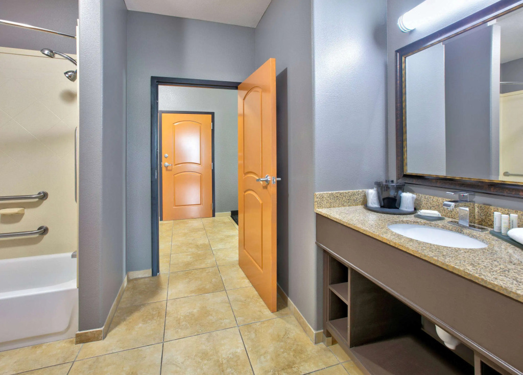 La Quinta Inn & Suites by Wyndham Little Rock - Bryant