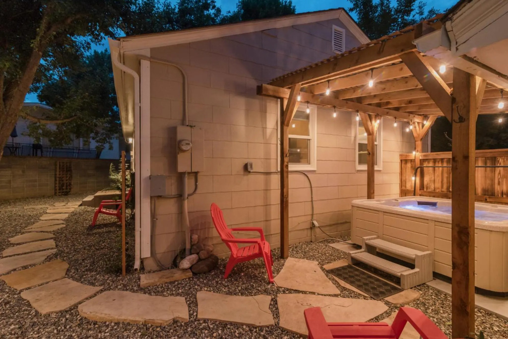 Italian Style in Old Town with Private Hot Tub