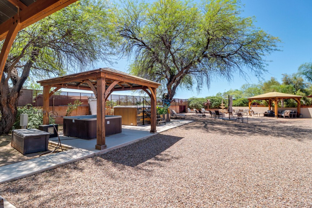 Shared Hot Tub + Fire Pit: Tucson Casita By Hiking