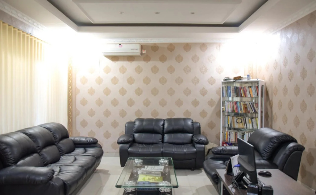 Kostel Arya Putri by RedDoorz