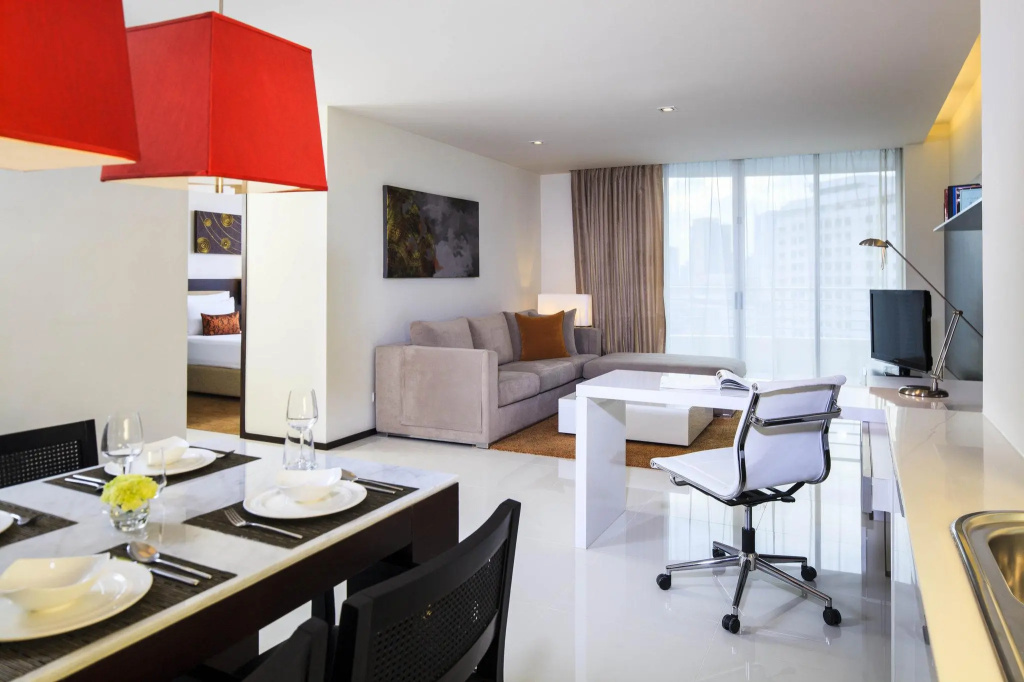 Отель JC Kevin Sathorn Bangkok Hotel