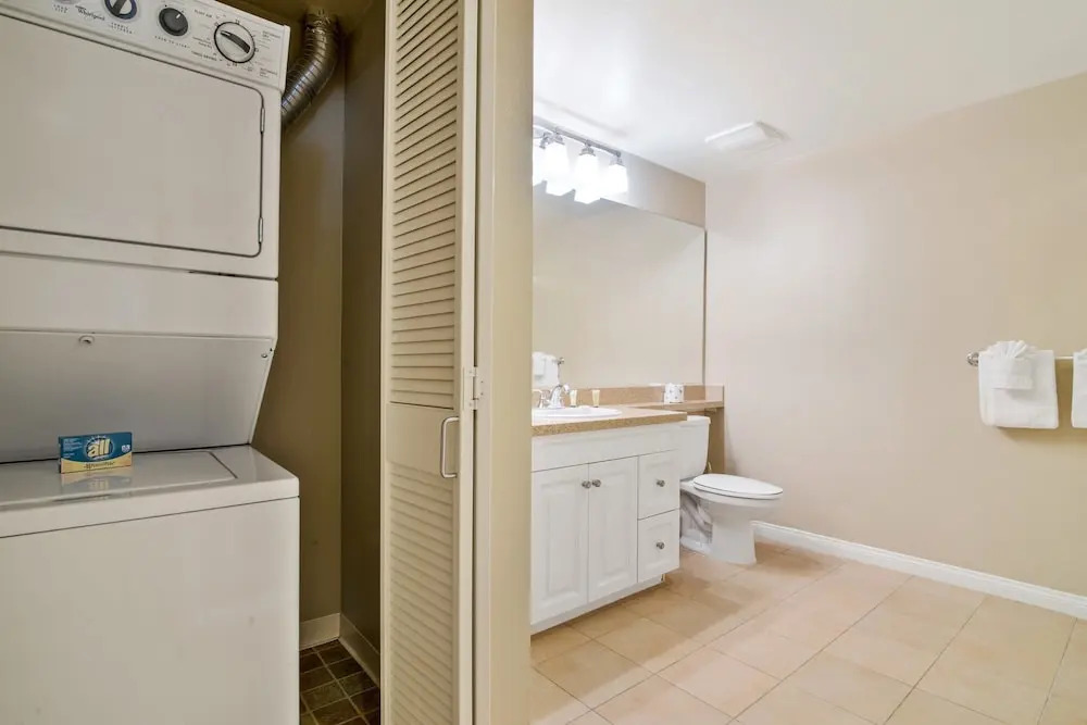 Global Luxury Suites at River Oaks Park
