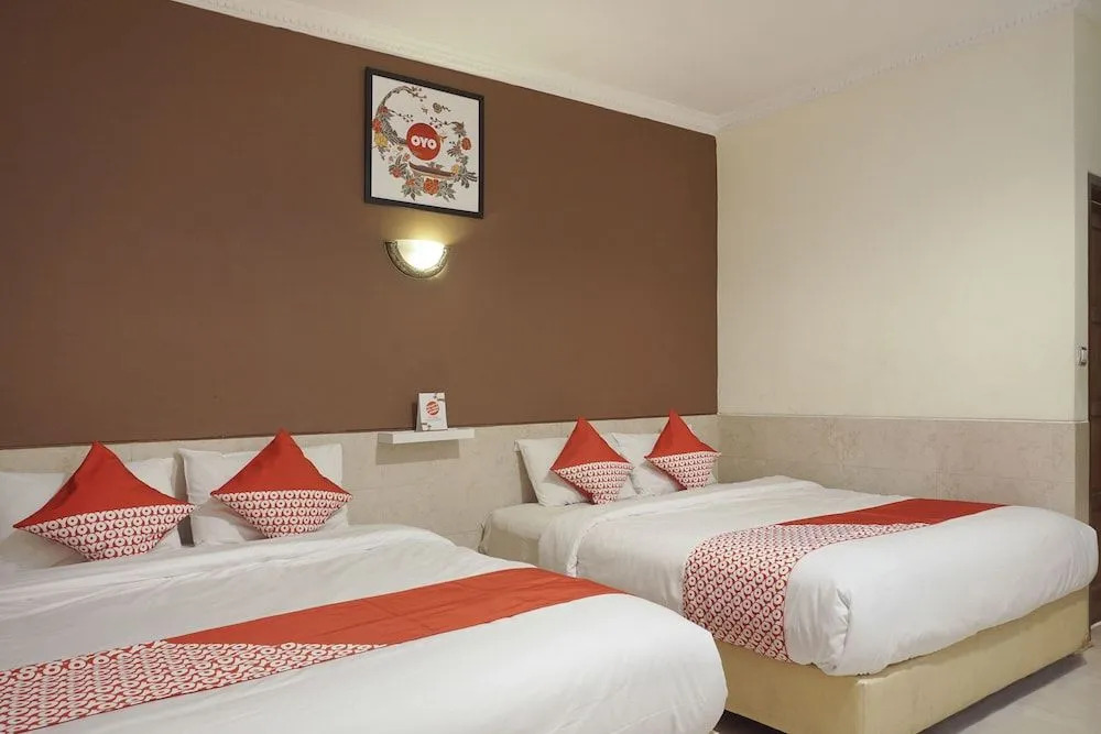 OYO 693 Hotel Safara