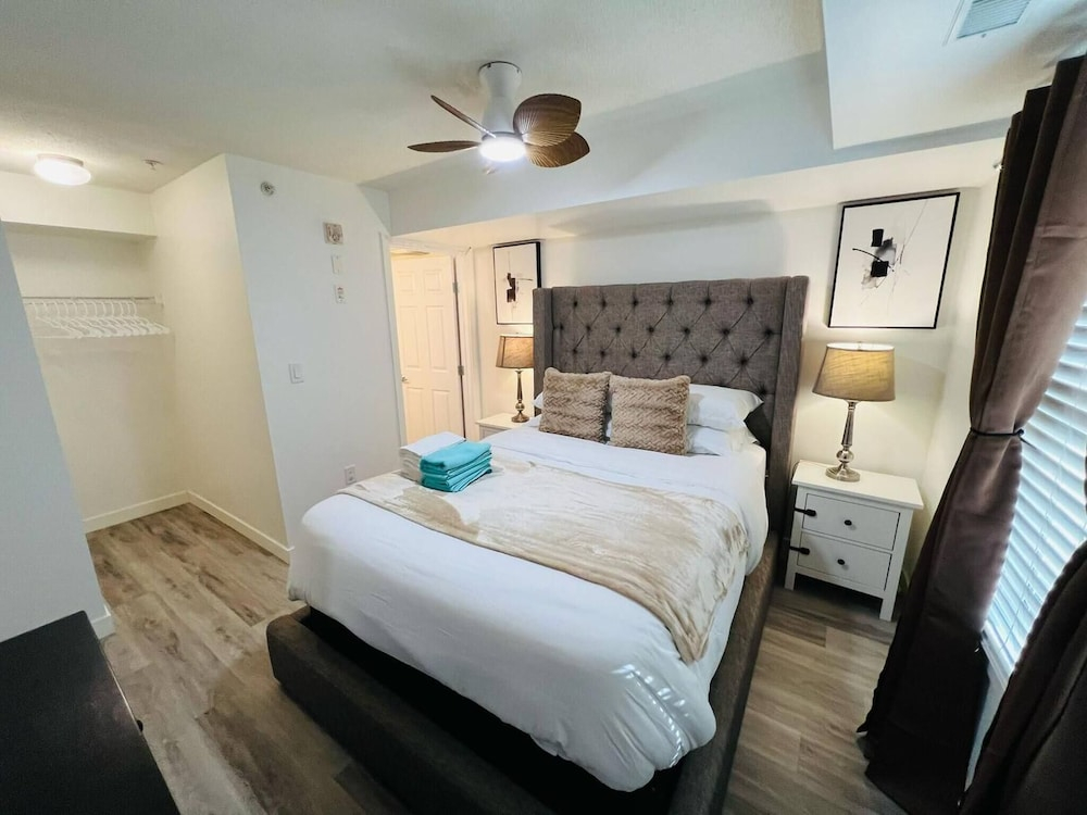 Modern Comfort in Edmontons Heart, 2 Bedroom Apartment