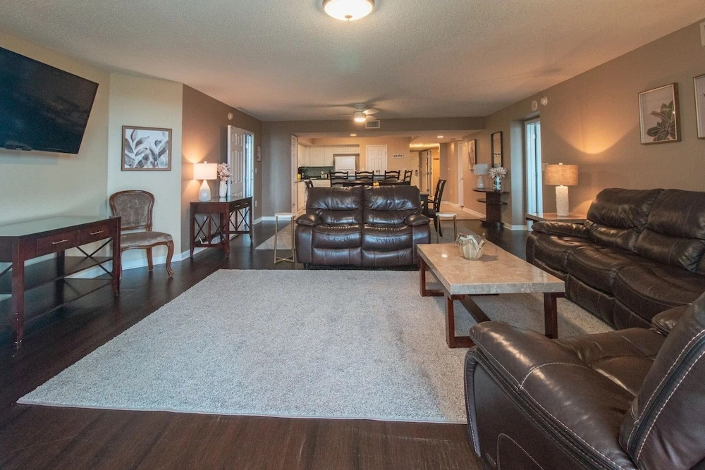 Yacht Club Villas #2-204