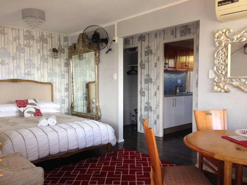 1770 Sovereign Lodge Retreat