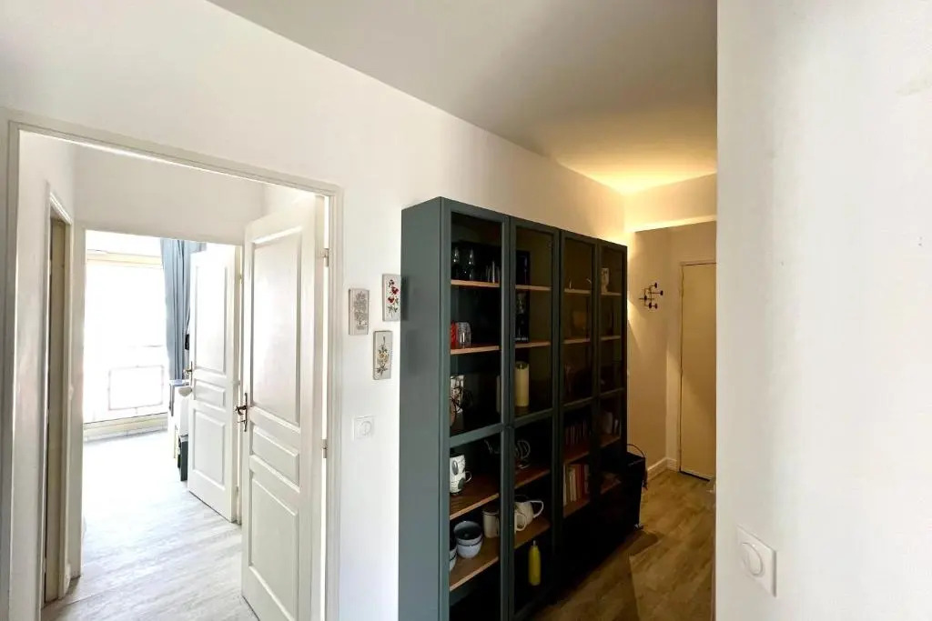 Bnb Renting 1 bb apt of 40m with superb terrace of 13m air conditioning