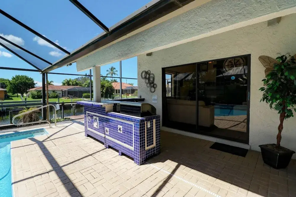 1530 SW 49th Ter