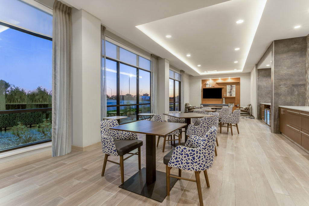 Holiday Inn & Suites Cedar Falls-Waterloo Event Ctr by IHG