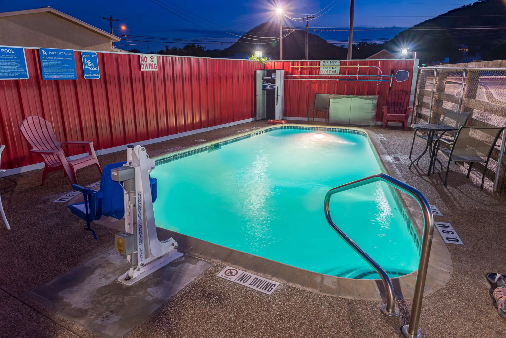 Americas Best Value Inn - Legends Inn