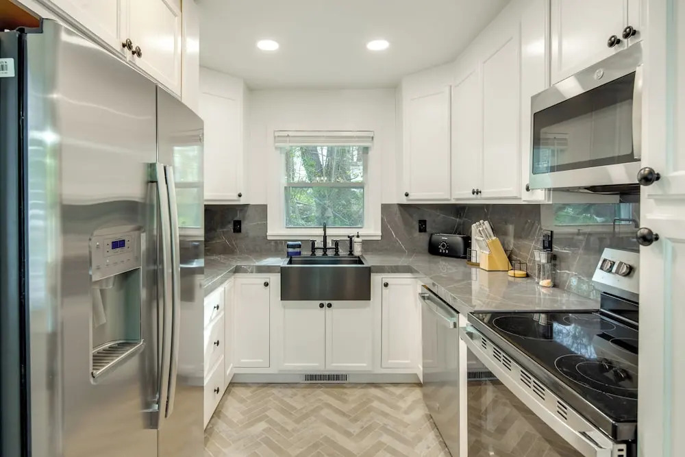 Walk to Osceola Lake! Family-friendly Home