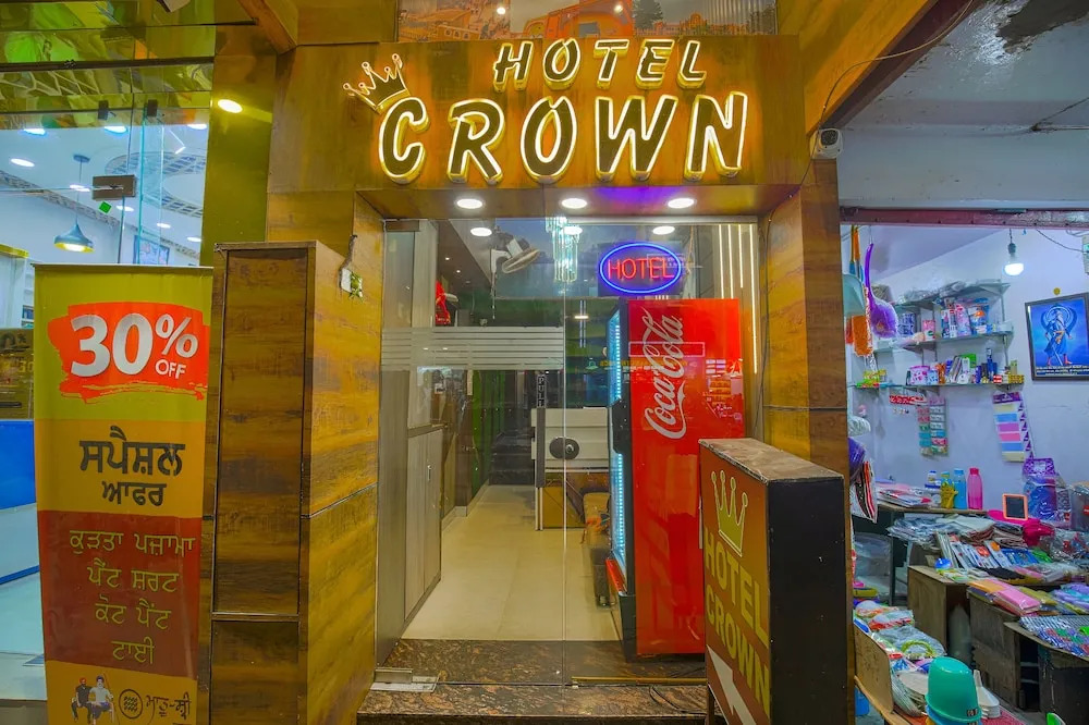 Hotel Crown, Near Golden temple