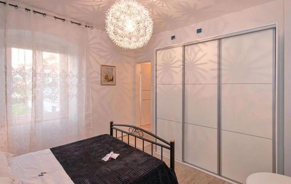 Nice Home in Jelsa With Wifi and 3 Bedrooms