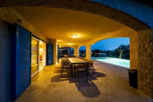 Luxury Villa Loma 2