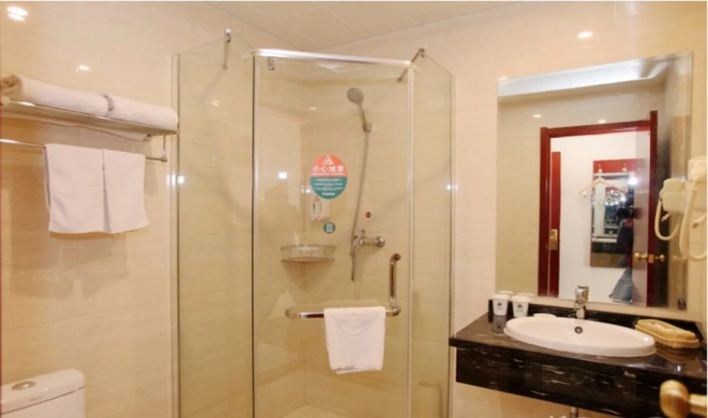 GreenTree Inn JiangSu YanCheng XiangShui ChenJiaGang RenMin E) Road HuangHai Road Business Hotel