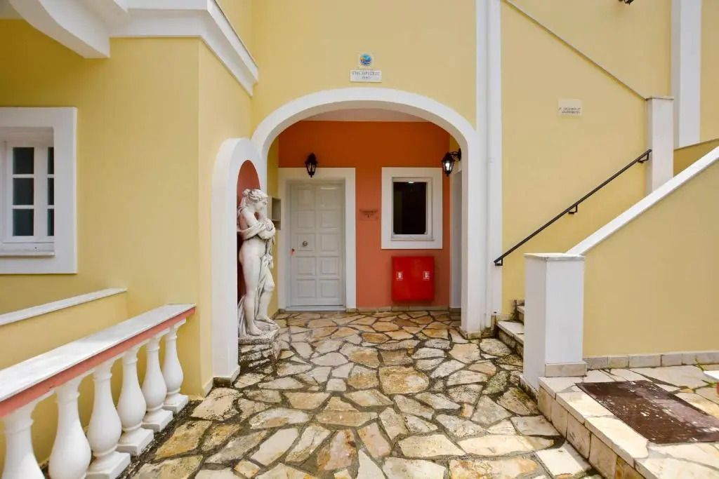 Dimitris Residence 1