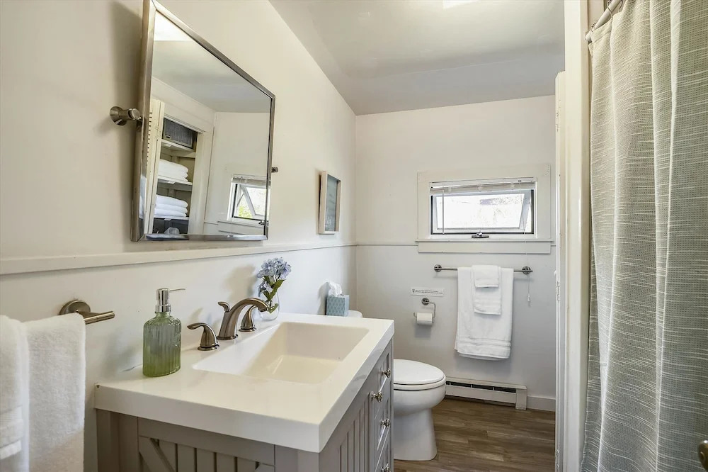 Oak Bluffs 3-Bed Cottage, Walk to Town