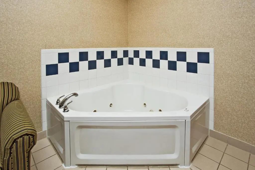 Holiday Inn Express Hotel & Suites Anderson by IHG