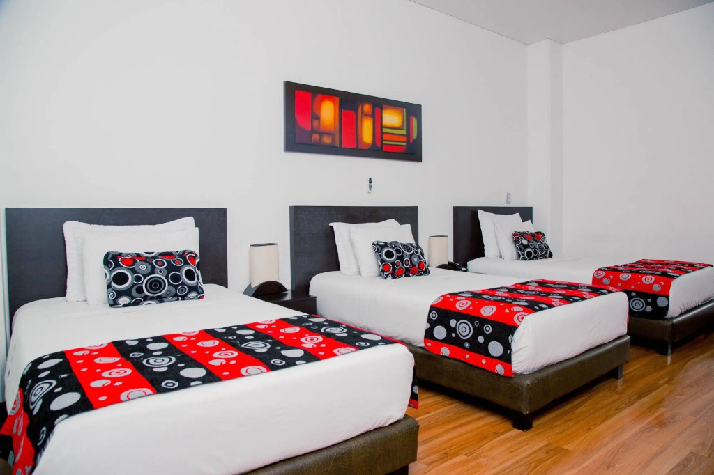 La Rivera Hotel