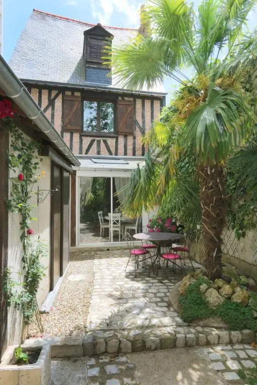 Beautiful and spacious T2 #Tours #Halles #Courtyard