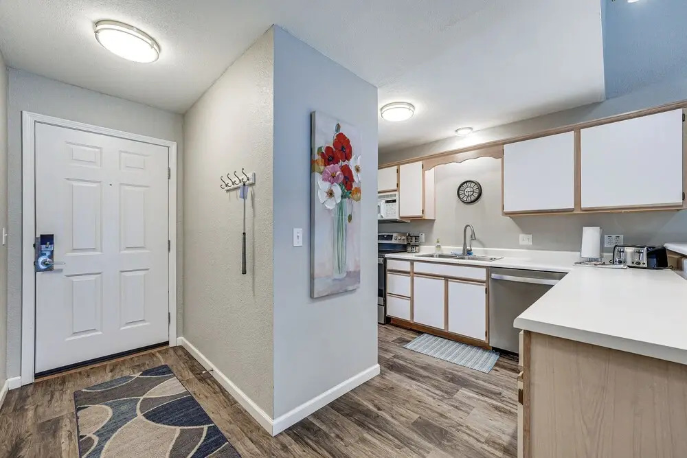 Lakefront Branson Penthouse w/ Resort Amenities!