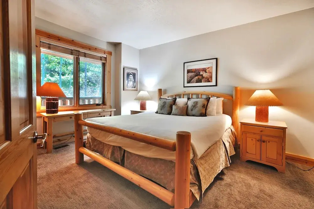 Comstock 203204 4 Bedroom Condo by RedAwning