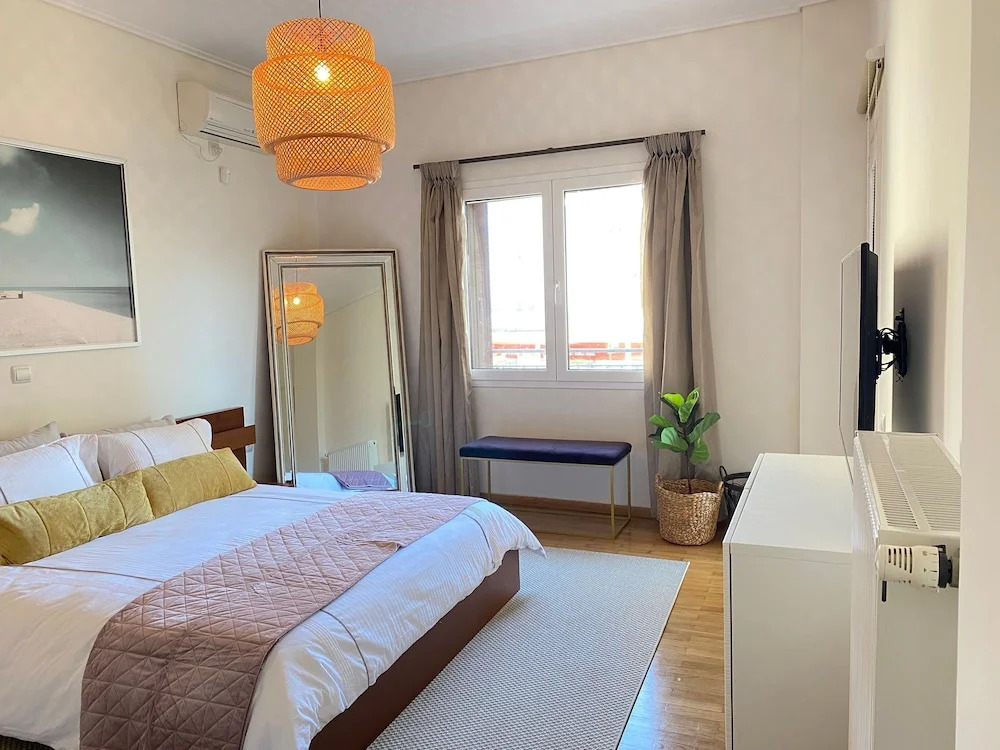 Spacious Glyfada Golf 4BR -near Beach Shops